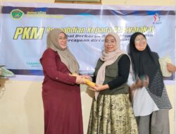 PKM di K-Apel Makassar, Dosen Uncopa Ajak Ibu-ibu Jadi Lebih Percaya Diri