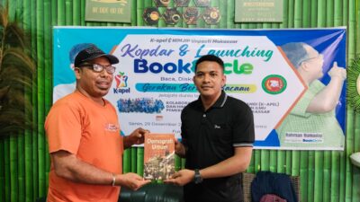 K-apel dan HIMJIP UNPACTI Makassar Launching Gerakan Berbagi Bacaan