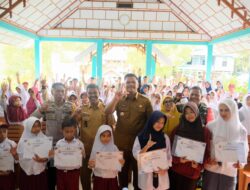 Tingkatkan Motivasi Berprestasi Siswa, Pemdes Labbo Salurkan 160 Beasiswa