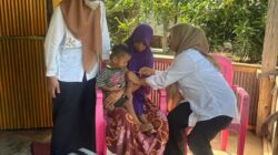 UPT Puskesmas Ulugalung Laksanakan Imunisasi Kejar Campak di Desa Mamampang