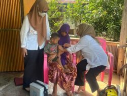 UPT Puskesmas Ulugalung Laksanakan Imunisasi Kejar Campak di Desa Mamampang