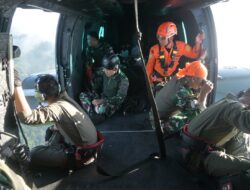BREAKING NEWS: TNI AU Turunkan Korpasgat Usai Temukan Titik Jatuhnya Pesawat ATR 42-500