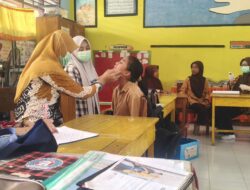 Senyum Siswa SD Inpres Lasepang Warnai Cek Kesehatan Gratis dari Puskesmas