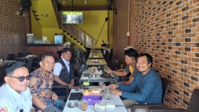 Ketua KONI Bantaeng Ajak Sahabat “Nongki” Ngopi, Bangun Kekompakan di Tengah Polemik Lokal