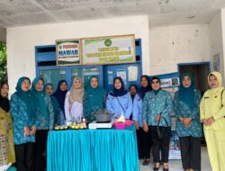 SKUAD SEHAT Hadir di Posyandu Mawar, Warga Pallantikang Belajar Olah PMT Lokal untuk Balita