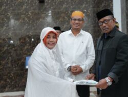 Bupati Sinjai Serahkan Bantuan Pengembangan Masjid di Safari Ramadhan