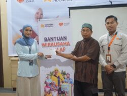 Beasiswa dan Modal Usaha Diserahkan, Tigalapan dan Rumah Zakat Dukung Mualaf dan Mahasiswa