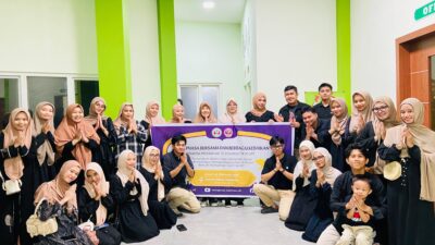 Dorong Kepedulian, Mahasiswa Kesmas UIT Berbagi Takjil di Makassar