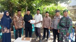 Gubernur Sulsel Salurkan Bantuan bagi 9 Rumah Korban Angin Puting Beliung di Takalar