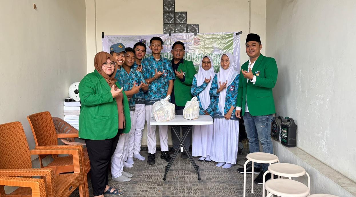 Dosen UMI dan Siswa SMA 8 Makassar Turun ke Masyarakat, ini Tujuannya!