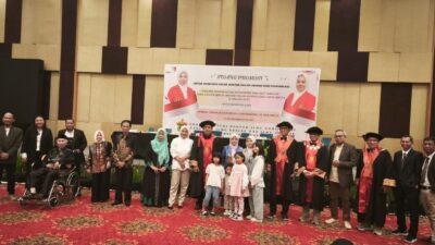 Membanggakan, Dua Bersaudara Dosen UIT Makassar Raih Doktor Ilmu Komunikasi Unhas