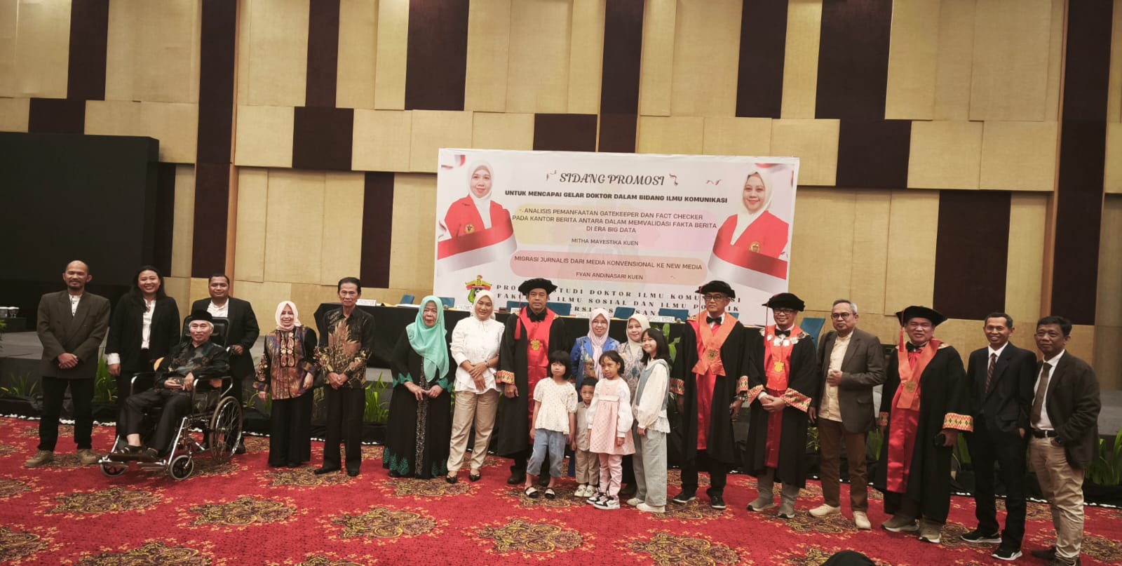 Membanggakan, Dua Bersaudara Dosen UIT Makassar Raih Doktor Ilmu Komunikasi Unhas