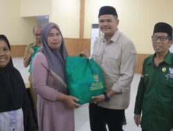 Bupati Bantaeng Serahkan Bantuan Paket Ramadhan