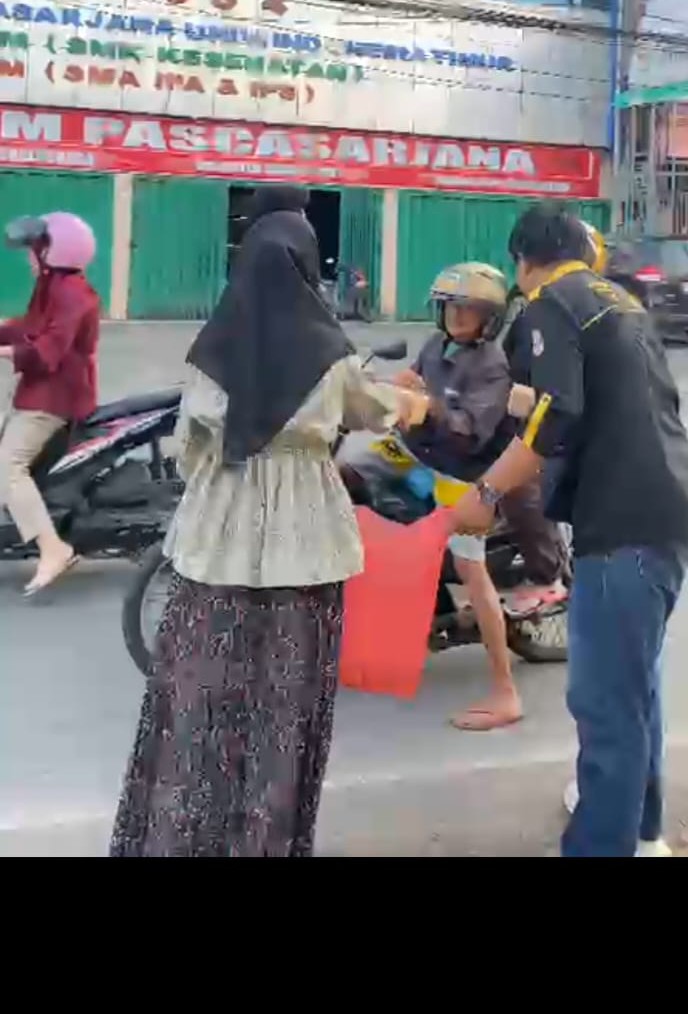 Presiden BEM FISIP UIT: Bagi Takjil Wujud Syukur dan Peduli Sesama