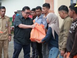 Berkah Ramadhan, Bupati Daeng Manye Serahkan 238 Paket Lebaran dari Baznas kepada Tenaga Teknis