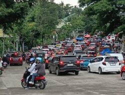 Ratusan Kendaraan Padati Jembatan Belokallong, Warga: Semoga Ada Jembatan Tambahan