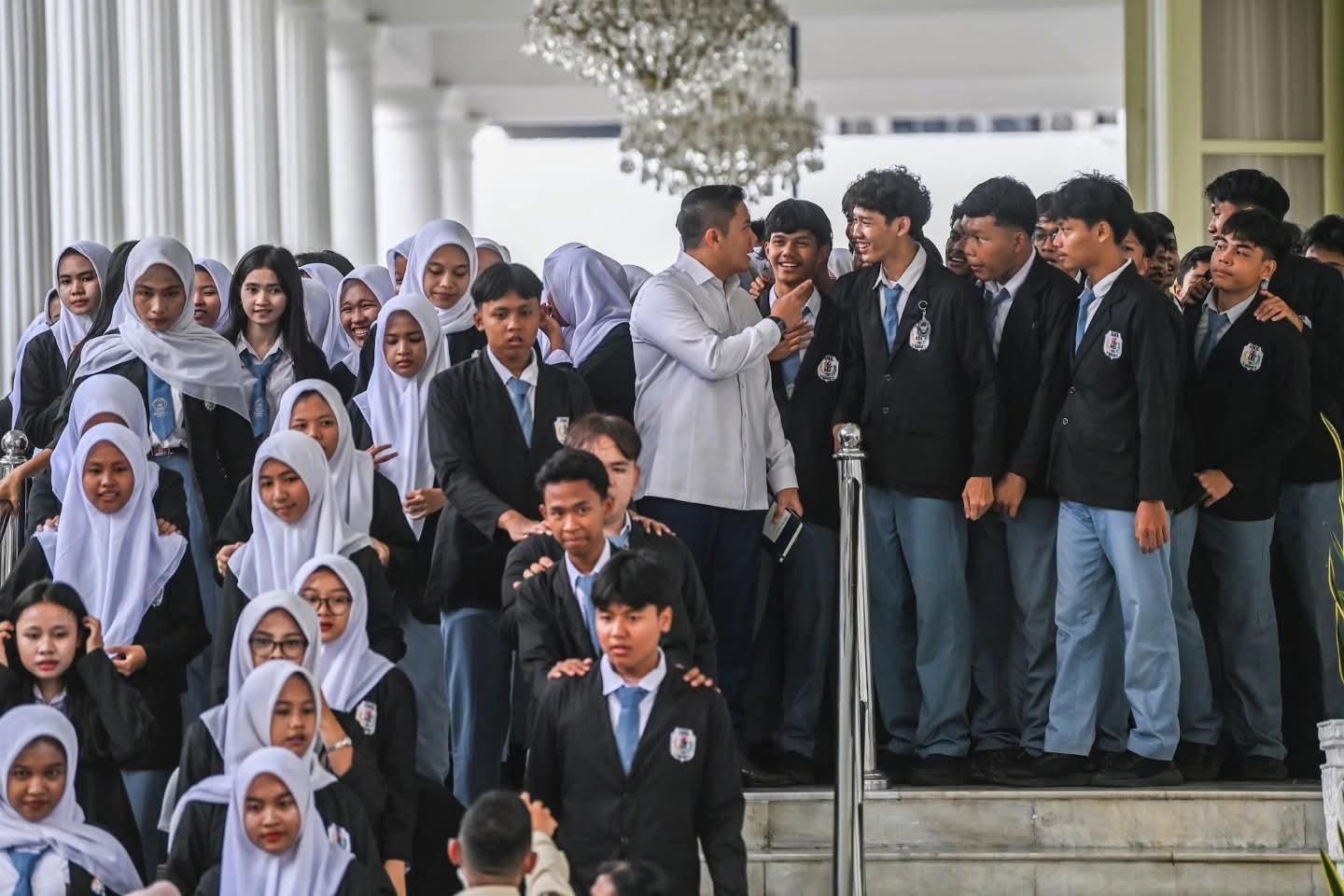 Program “Istana untuk Anak Sekolah” Resmi Dimulai, Seskab Teddy Ajak Pelajar Kenal Proses Kenegaraan