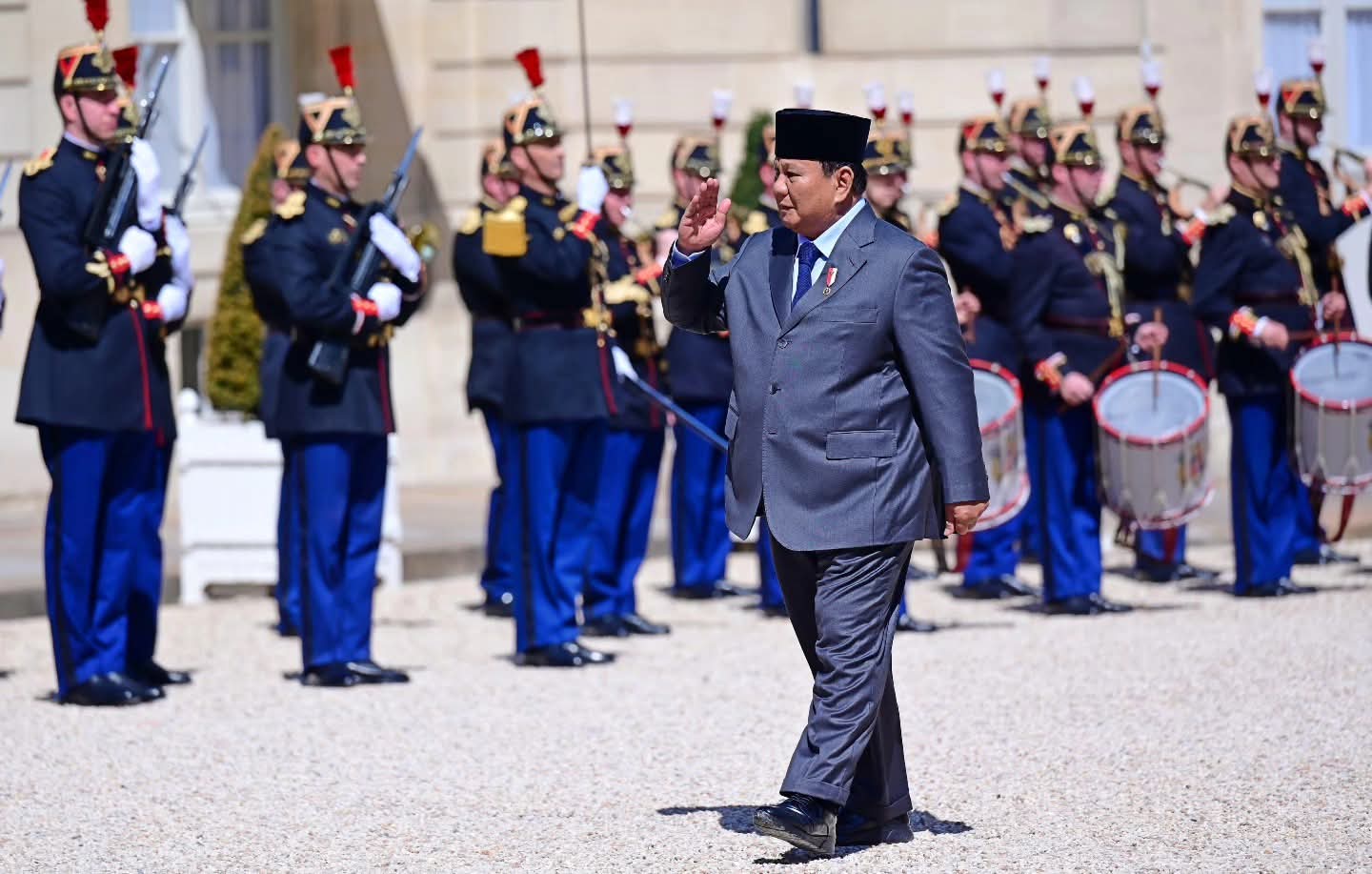 Presiden Prabowo Rampungkan Lawatan ke Rusia dan Prancis, Perkuat Kerja Sama Strategis