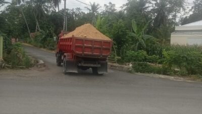 LSM Gerak Indonesia Bone Desak Penertiban Truk Tambang, ini Alasannya! Tanpa Penutup Bak