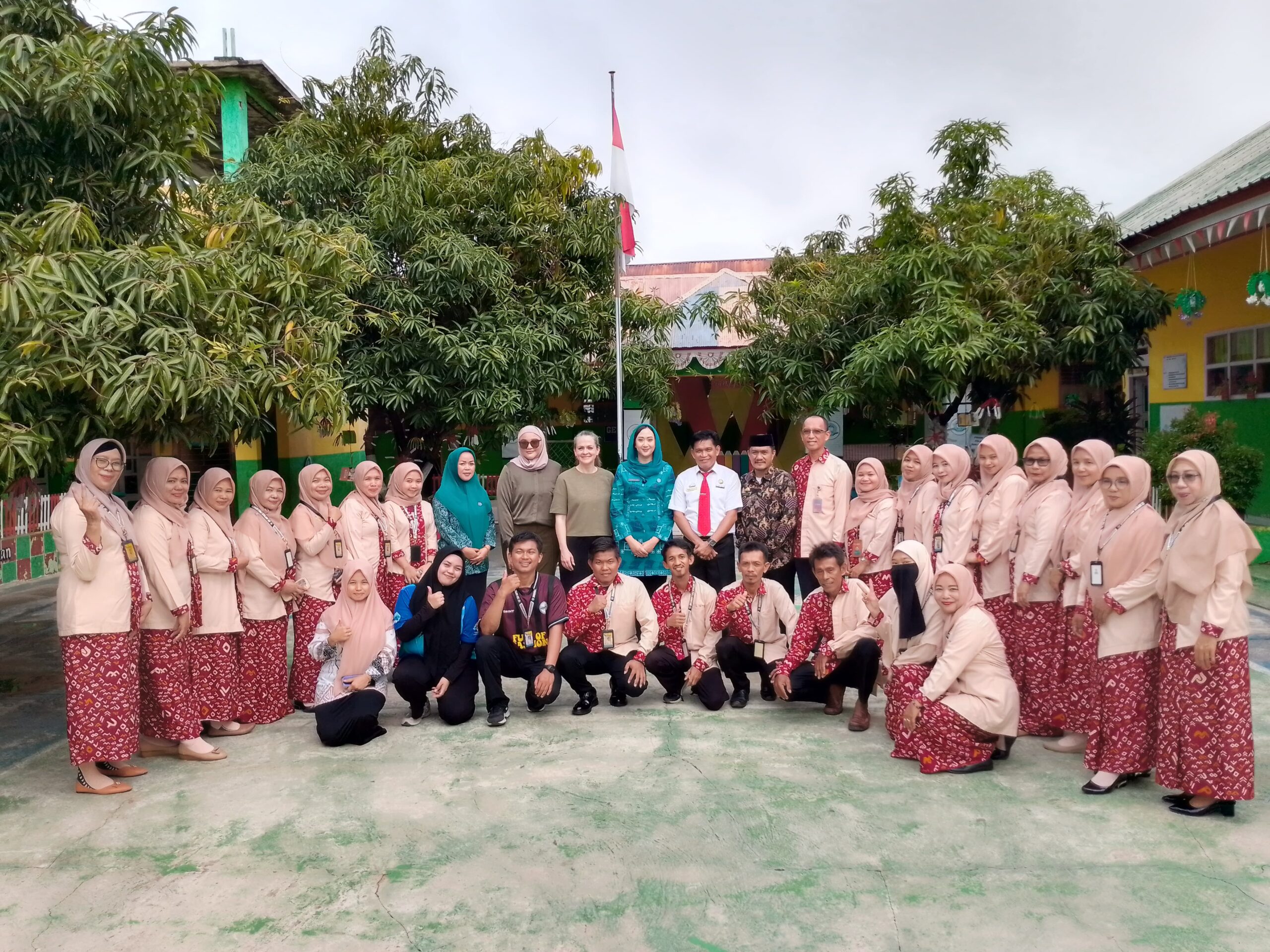 Ketua TP PKK Bantaeng Sambangi SD Inpres Pullaweng