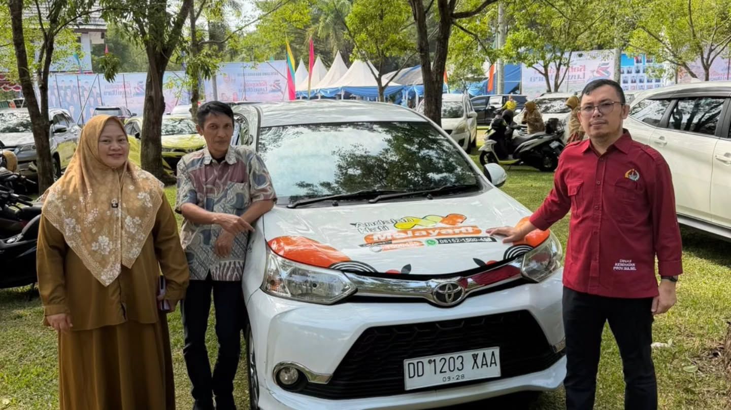 Jawab Kebutuhan Nakes, Gubernur Sulsel Serahkan Mobil Layanan Kesehatan untuk Warga Rongkong