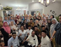 Majelis Taklim IKA SMANSA 80 Makassar Bahas Akhlak Mulia