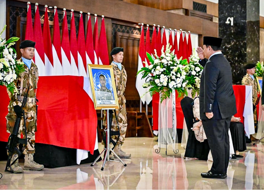Presiden Prabowo Beri Penghormatan Terakhir kepada 3 Prajurit Gugur di Lebanon