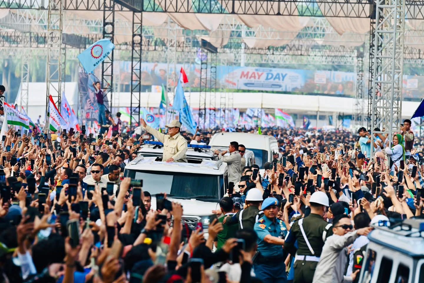 Presiden Prabowo Peringati Hari Buruh 2026 di Monas, Tegaskan Komitmen Bela Kaum Pekerja