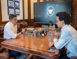 Seskab Teddy Indra Wijaya Bahas Penguatan Sistem Kesehatan Bersama Pemilik EMC dan JEC