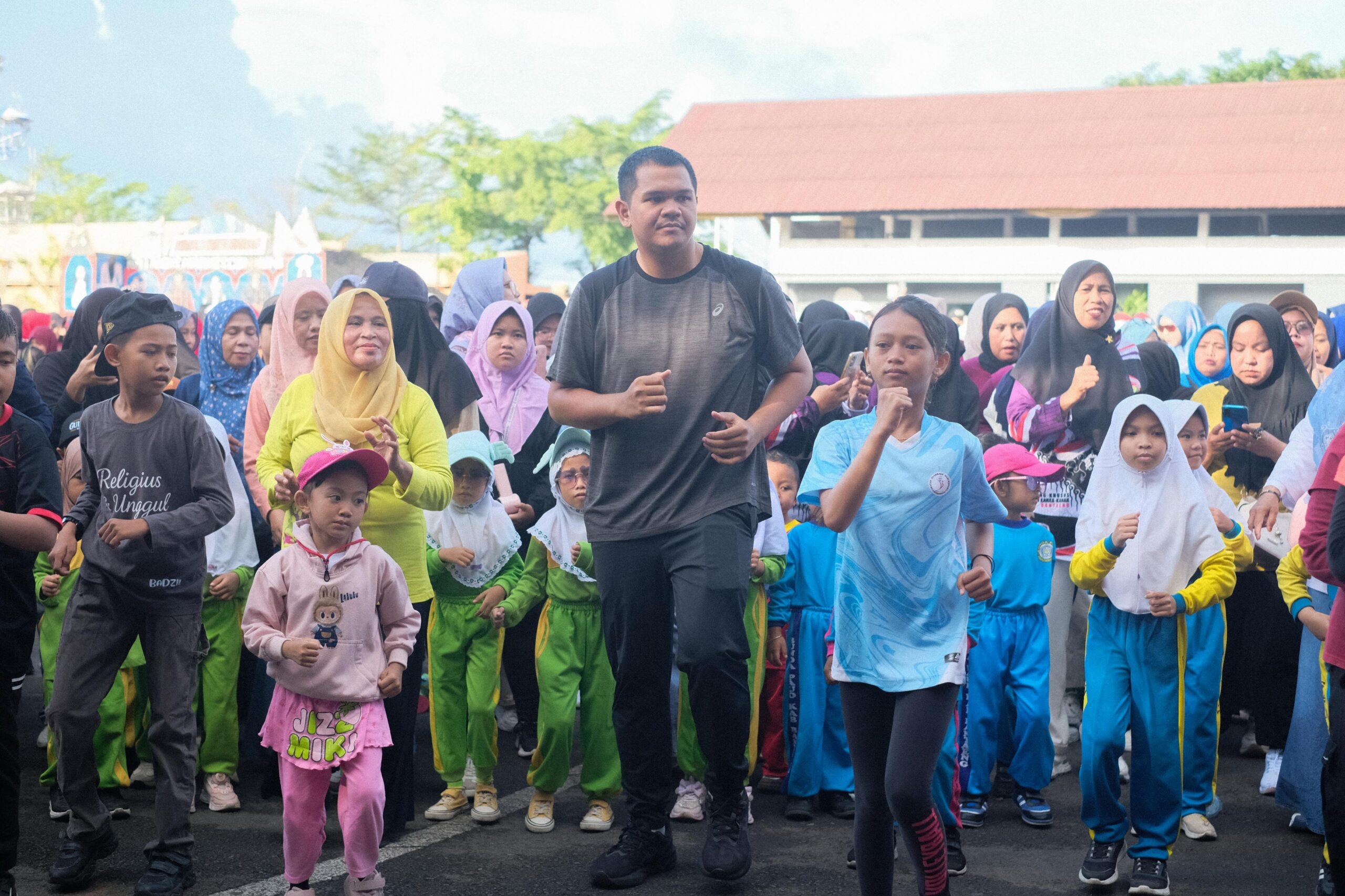 Peringati Hardiknas 2026, Bupati Bantaeng Dorong Sinergi Pendidikan melalui Jalan Sehat