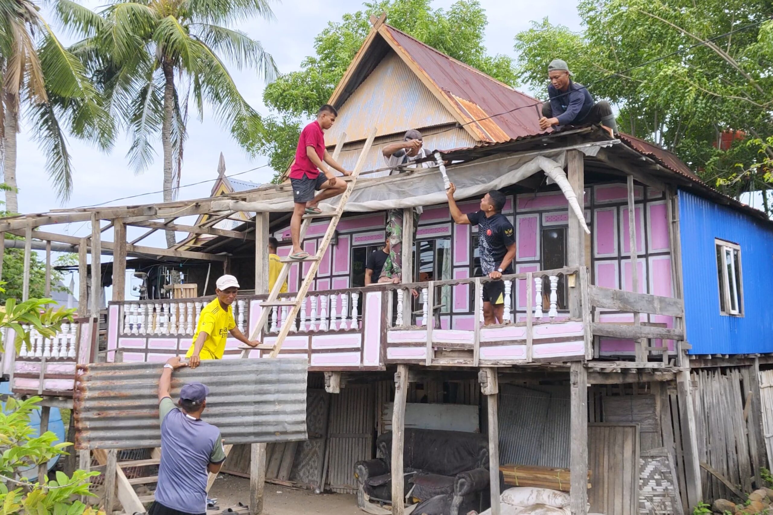 Satgas TMMD Jeneponto Bongkar RTLH Warga Arpal, Hadirkan Rumah Layak dan Harapan Baru