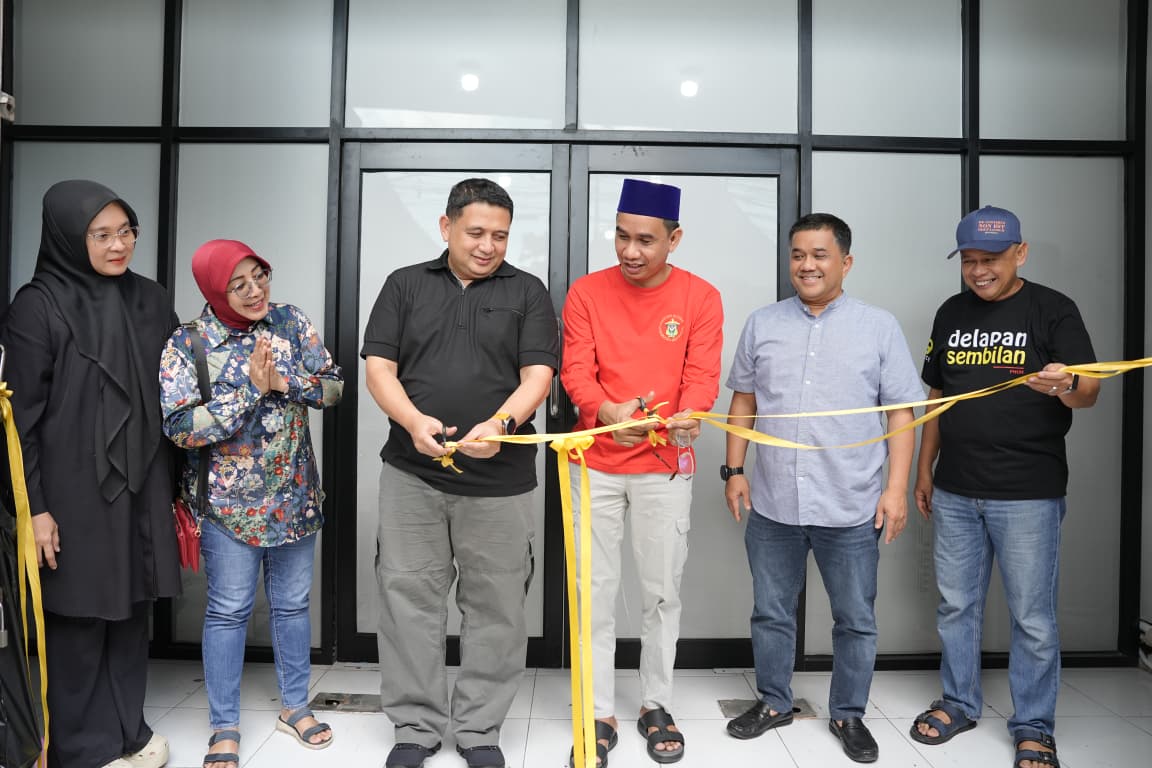 Munafri Resmikan Sekretariat IKA FH Unhas
