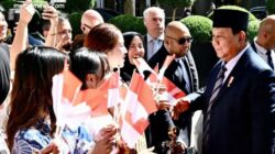 WNI di Paris Antusias Sambut Kedatangan Presiden Prabowo