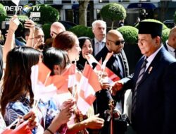 WNI di Paris Antusias Sambut Kedatangan Presiden Prabowo