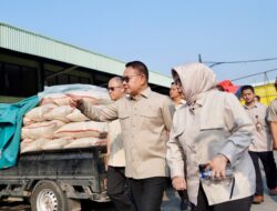 Sidak Pasar Induk Cipinang, Dudung Pastikan Stok Beras Aman Harga Stabil