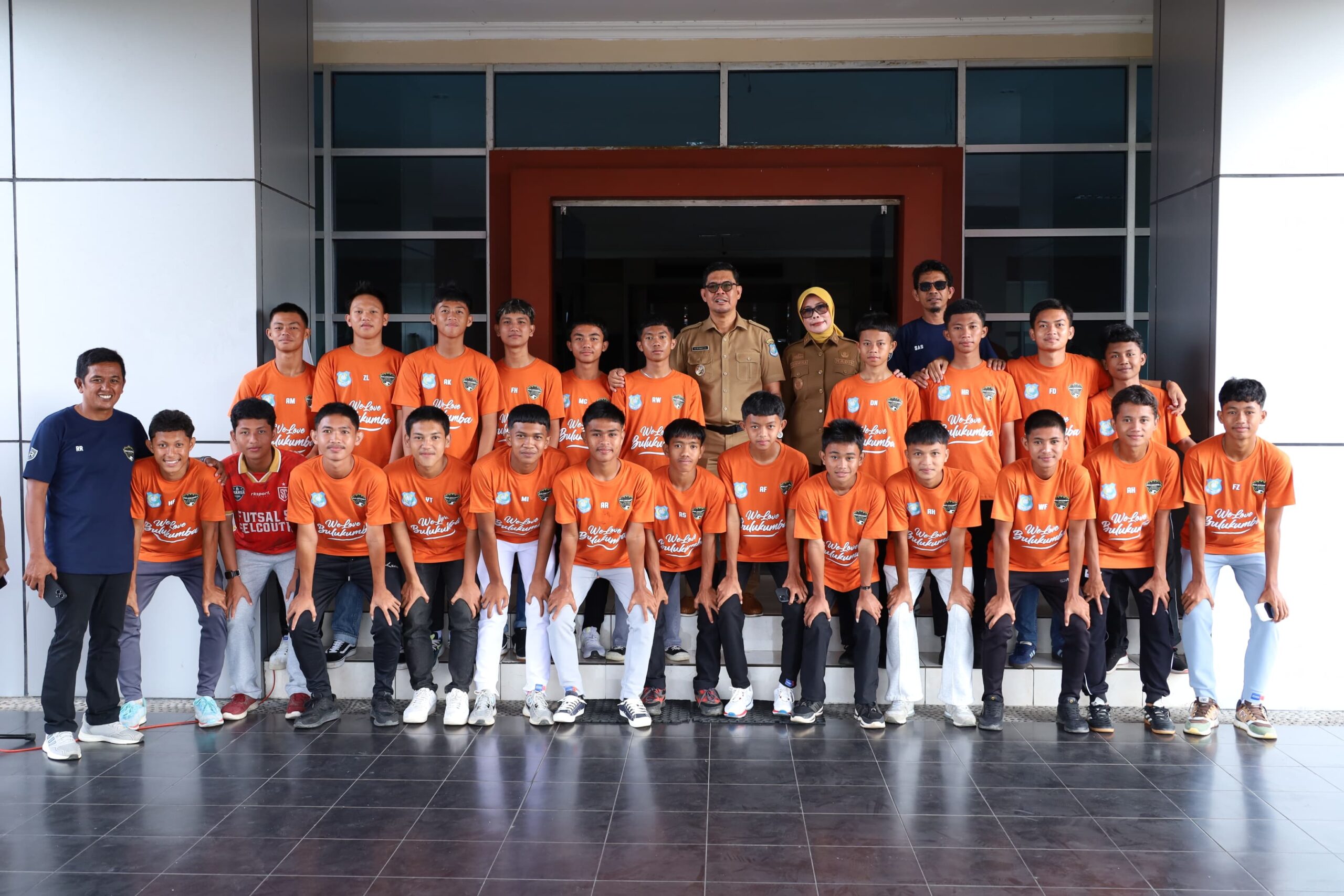 Wakil Bupati Andi Edy Manaf Lepas Bulukumba United U-16 ke Seri Nasional Indonesia