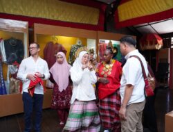 Dekranasda Makassar Sambut Pendamping Delegasi Indonesia GSN  Budaya Lokal