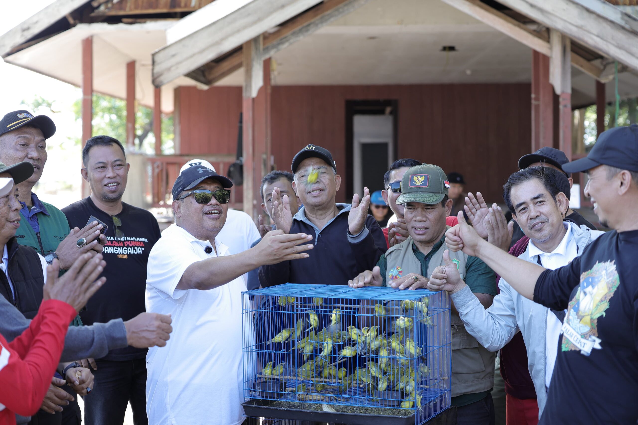Bupati Takalar dan Alumni Gaungkan Konservasi di Pulau Sanrobengi