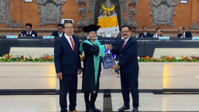 Usai Ujian Terbuka di Bali, Firmansyah Koesyono Efendi Resmi Sandang Gelar Doktor