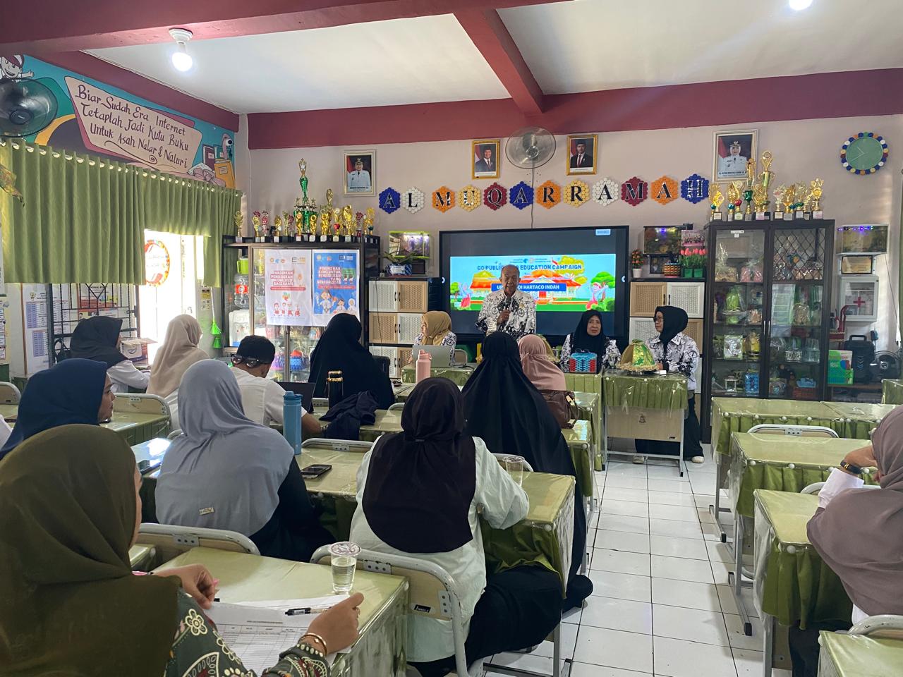 Kampanye “Go Public, Fund Education” PGRI Sulsel