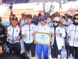 Bupati Bone Raih Penghargaan PGRI Sulsel di Porsenijar 2026