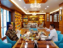 Seskab Teddy Bahas Isu Strategis Bersama Chairul Tanjung