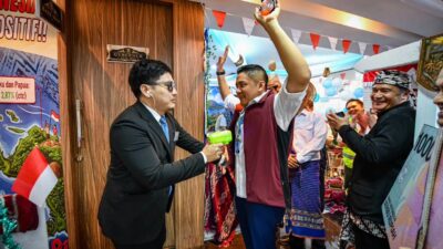 Seskab Teddy Nilai Kreativitas Pegawai dalam Lomba Dekorasi HUT RI