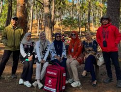 Sartika, SKM., MKM. Kerahkan Tim Medis Puskesmas Loka di Pelepasan KKN Unhas