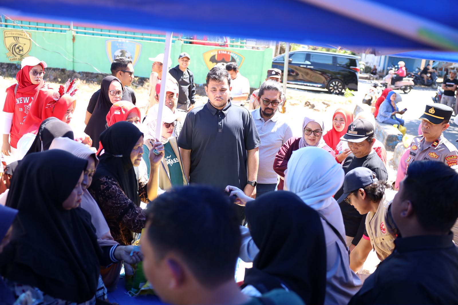 Andi Amar Ma’ruf Sulaiman Tinjau Pasar Pangan Murah, Pastikan Masyarakat Dapat Bahan Pokok Terjangkau