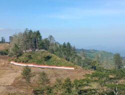 MAPIA ADV Kembali Bentangkan Merah Putih Sepanjang 81 Meter di Teras Muntea