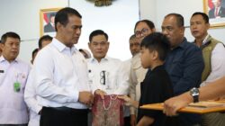 Begitu Peduli, Mentan Amran Pastikan Anak Pegawai Pertanian Jayawijaya Tetap Sekolah