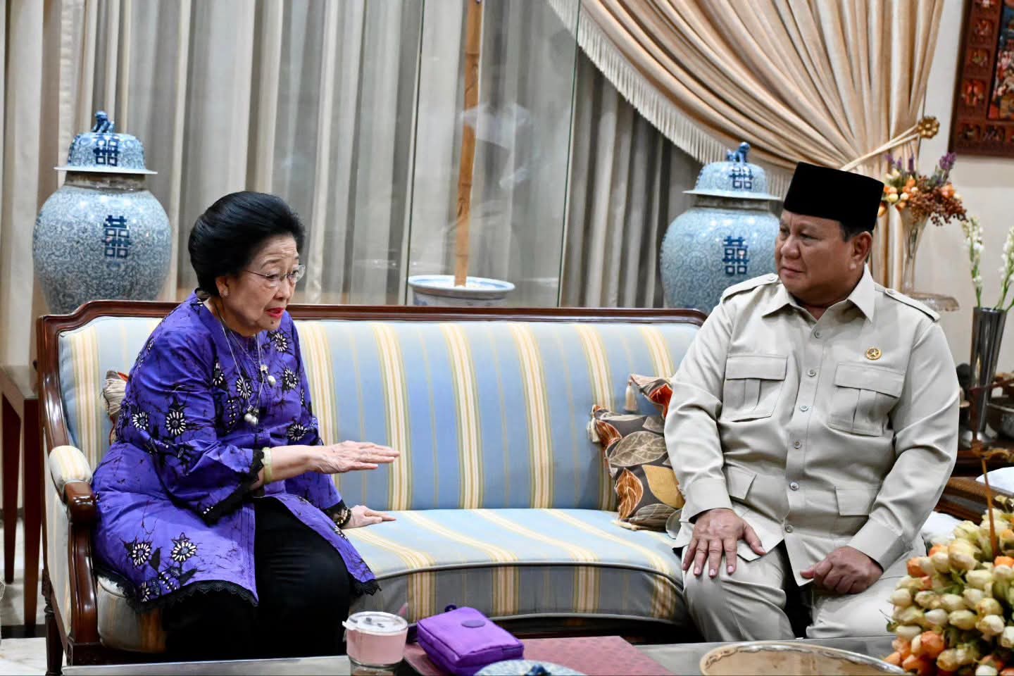 Prabowo Takziah ke Kediaman Megawati, Sampaikan Duka atas Wafatnya Guruh Soekarnoputra