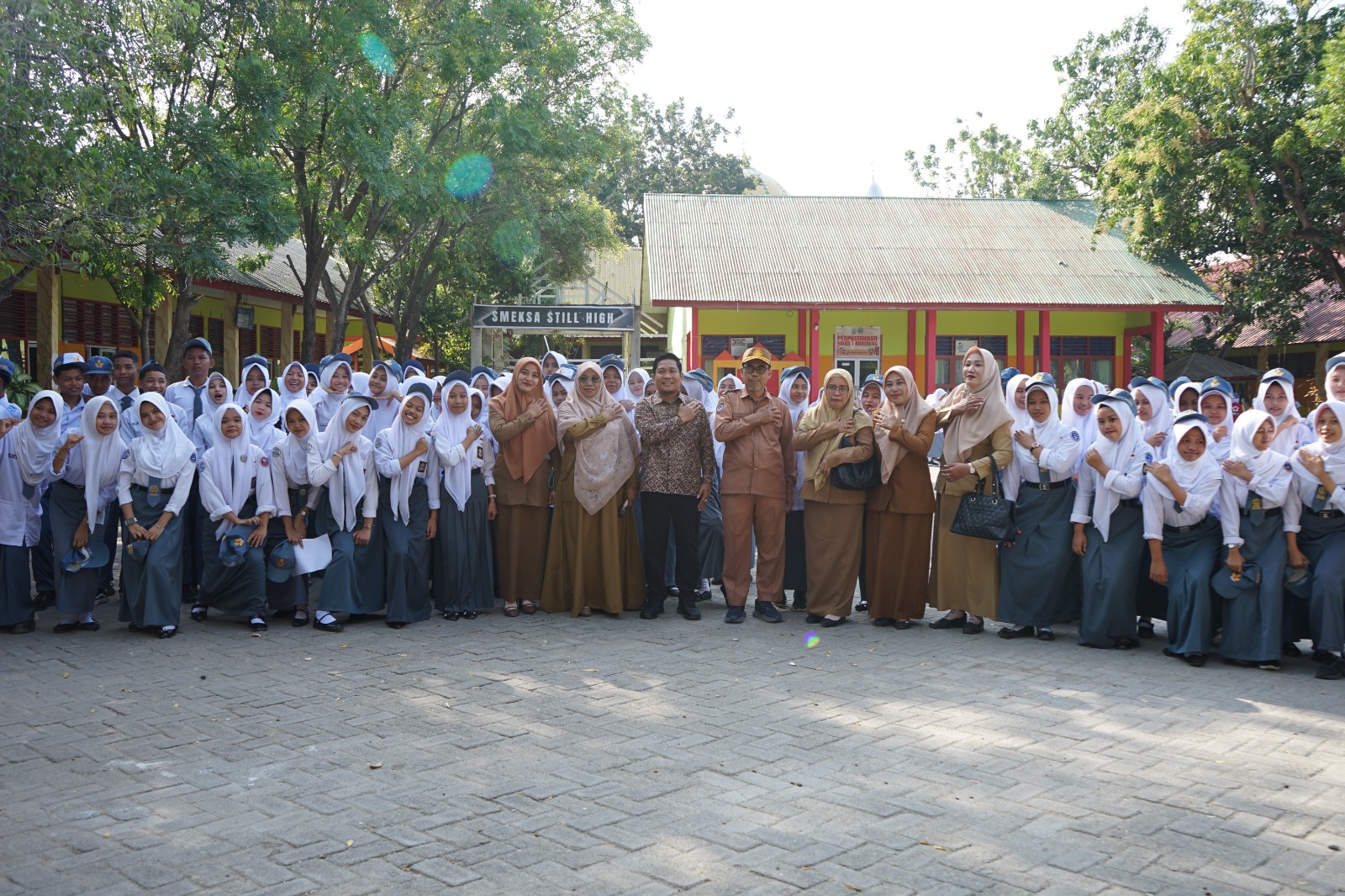 KPU Bantaeng Edukasi Siswa SMKN 1: Demokrasi Dimulai dari Sekolah