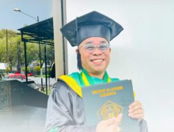 Tak Berhenti di 8 Gelar, Dr. Duta Mustajab Raih Magister Ilmu Pemerintahan Unpacti